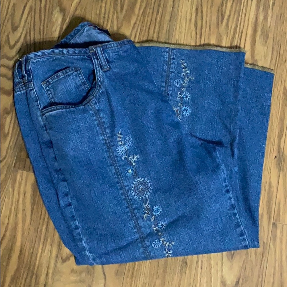 French cuff - Cropped Jeans with Embroidered Legs